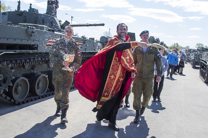 Освящение военной техники перед Парадом Победы