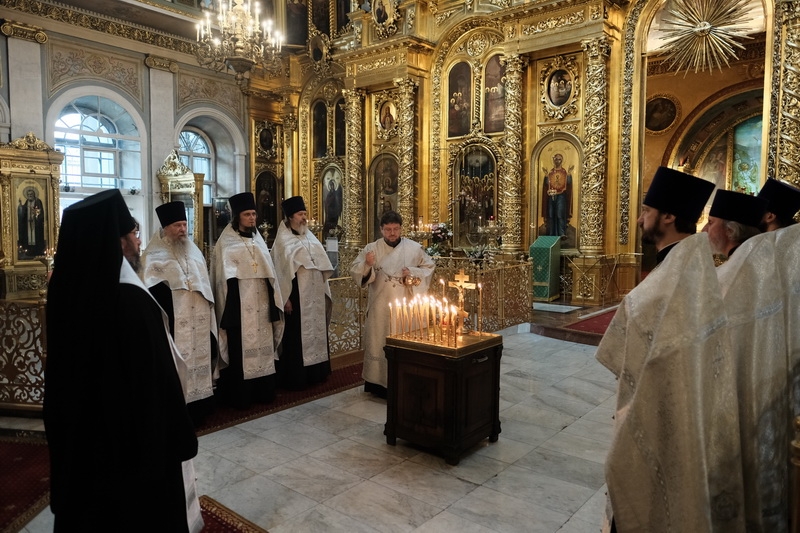 В Богоявленском соборе г. Москвы прошла Международная мемориальная акция «Свеча памяти»