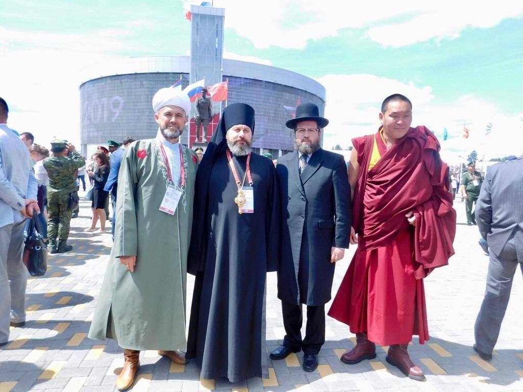 Владыка Стефан посетил церемонию открытия V Международного военно-технического форума «Армия-2019»