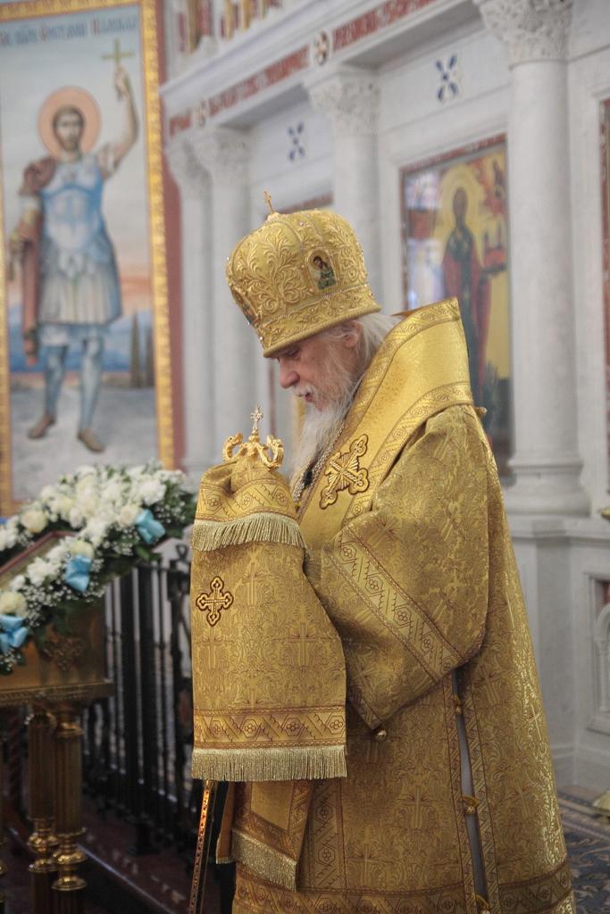 5 декабря Божественную литургию возглавил епископ Верейский Пантелеимон (Шатов)
