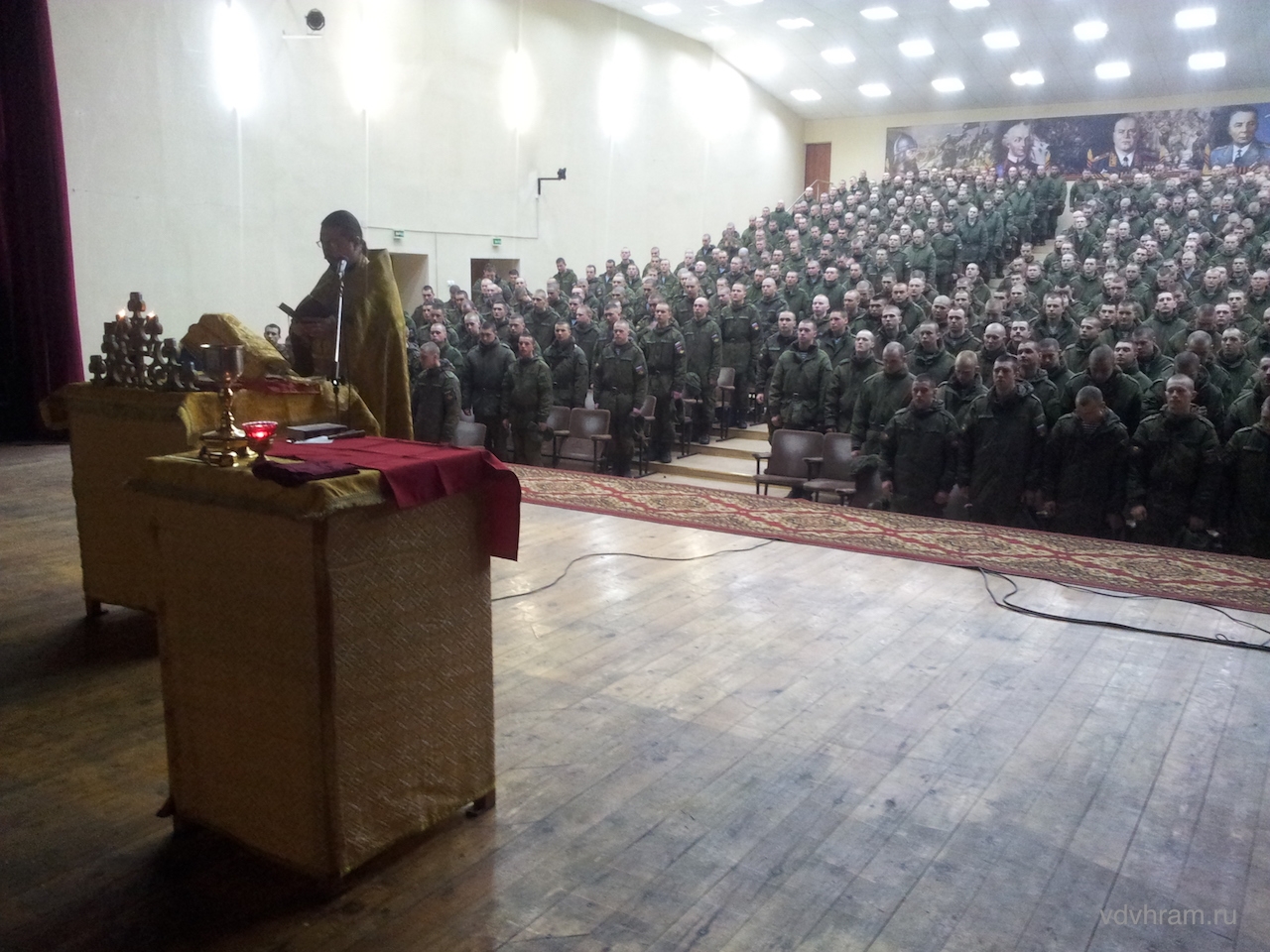 Военнослужащие Парашютно-десантного полка молились на Божественной литургии