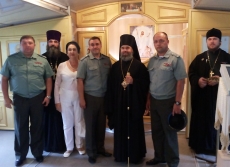 Епископ Новороссийский и Геленджикский и священники, окормляющие ВДВ, на Дне 108-го полка