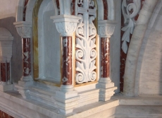 Роспись Восточной стены храма Благовещения Пресвятой Богродицы и установка каменного иконостаса