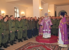 Епископ Орехово-Зуевский Пантелеимон отслужил Божественную литургию в Предпразднство Благовещения Пресвятой Богородицы.