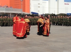 Благословение воинов Российской армии перед парадом в честь 70-летия Победы в Великой Отечественной войне